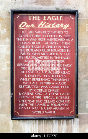 L'Eagle Pub Cambridge. Ouvert en 1667. En 1953, Crick et Watson, a annoncé dans la pub qu'ils 'découvert le secret de la vie" à l'aide de la structure de l'ADN Banque D'Images