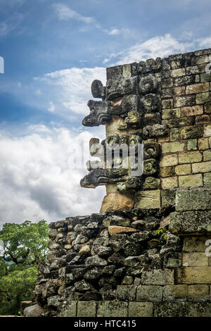 Détail sculpté à ruines Maya de Copan - Site archéologique, Honduras Banque D'Images