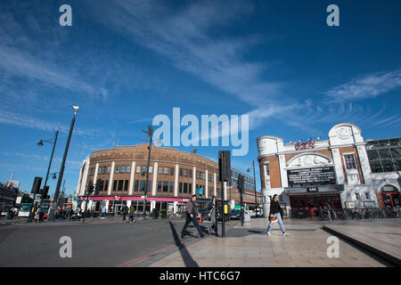 Le Ritzy Cinema Windrush Square à Brixton, Londres. Banque D'Images