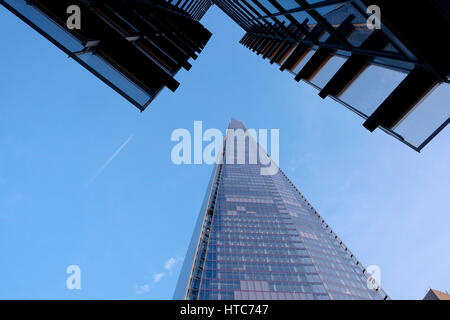 Le Shard, vue de l'approche de la Station London Bridge Banque D'Images