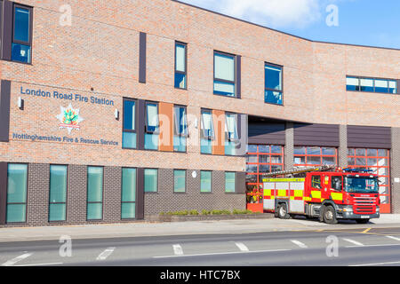 Pompiers au London Road Fire Station, Dorset Fire and Rescue Service, Nottingham, England, UK Banque D'Images