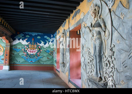 Le Bhoutan, Thimphu. Tashichhoedzong (aka Tashichho Dzong) monastère bouddhiste et forteresse qui abrite aujourd'hui le gouvernement civil. Détail de l'ornate Bhu Banque D'Images