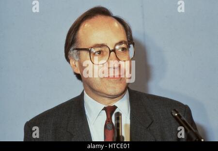 Rt. L'honorable Michael Howard, secrétaire d'Etat à l'emploi conservateur et député de Folkestone, Hythe, assiste à la Conférence des femmes du parti conservateur à Londres, Angleterre le 27 juin 1991. Banque D'Images