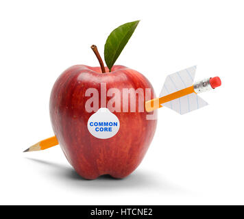 Avec Apple autocollant de base commun tourné par flèche crayon isolé sur blanc. Banque D'Images