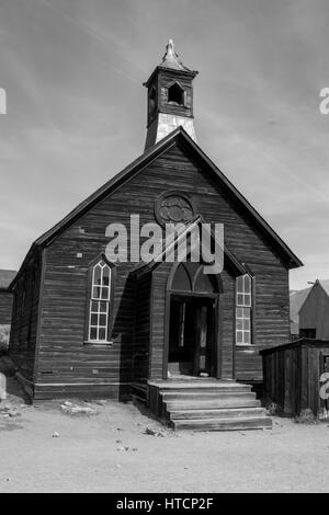 L'Église presbytérienne au Bodie. Le Bodie State Park est la demeure de Bodie, une ville minière d'argent et de cuivre dans le désert de l'est de la Californie. Banque D'Images