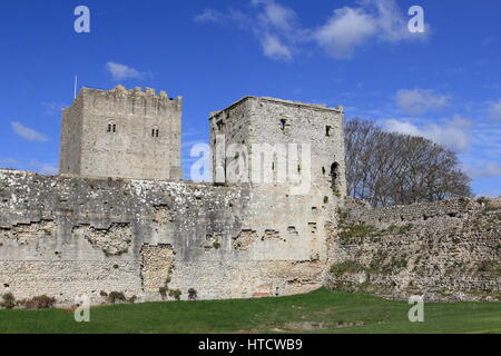 PORTCHESTER, Hampshire, Angleterre, 30 MAR 2015 : Portchester Castle est un château médiéval construit au sein d'un ancien fort Romain à Portchester dans Hampshire Banque D'Images