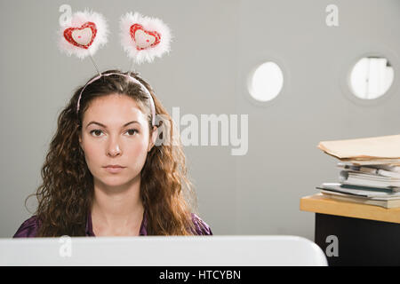 Office worker wearing bopper progressif deely Banque D'Images
