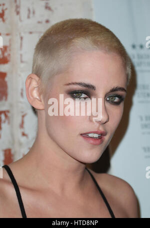 Los Angeles, CA, USA. 05Th Mar, 2017. Kristen Stewart, à la première de IFC Films' 'Personal Shopper' à la maison Carondelet en Californie le 08 mars 2017. Credit : Fs/media/Alamy Punch Live News Banque D'Images