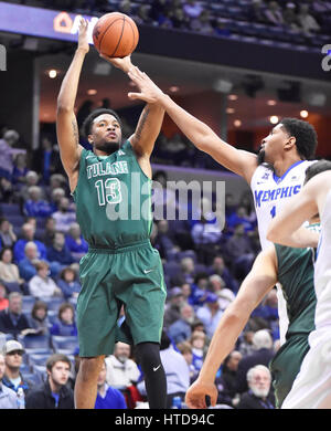 Memphis, TN, USA. 2e Mar, 2017. Garde Tulane Malik Morgan (13) tente un tir au cours de la première moitié d'un match de basket-ball de NCAA college au FedEx Forum de Memphis, TN. Memphis a remporté 92-70. McAfee Austin/CSM/Alamy Live News Banque D'Images