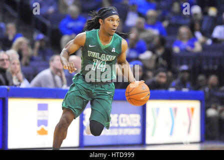 Memphis, TN, USA. 2e Mar, 2017. Garde Tulane Slater Colin court dans cour au cours de la première moitié d'un match de basket-ball de NCAA college au FedEx Forum de Memphis, TN. Memphis a remporté 92-70. McAfee Austin/CSM/Alamy Live News Banque D'Images