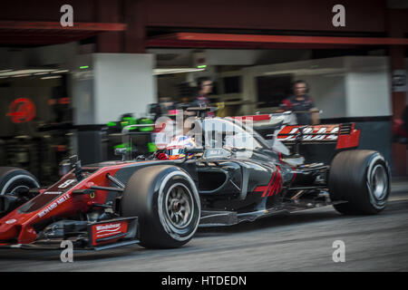 Montmelo, Catalogne, Espagne. 10 Mar, 2017. ROMAIN GROSJEAN (FRA) de Haas à l'arrêt au stand au jour 8 de la Formule 1 les essais au Circuit de Catalunya Crédit : Matthias Rickenbach/ZUMA/Alamy Fil Live News Banque D'Images