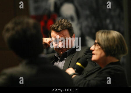 Gdansk, Pologne. 10 mars 2017. Acteur Polonais Robert Wieckiewicz est vu le 10 mars 2017 à Gdansk, Pologne Hollande et Wieckiewicz visitez Centre de la solidarité européenne (ECS) de Gdansk à prendre part à la "de Wajda' festival honorant réalisateur Andrzej Wajda Crédit : Michal Fludra/Alamy Live News Banque D'Images