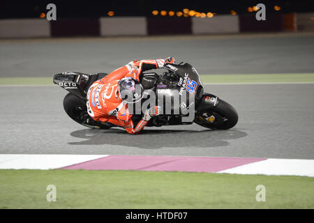 Le circuit de Losail, au Qatar. 10 Mar, 2017. Scott Redding qui fait de la Ducati sur la piste lors de la première journée de l'hiver au test MotoGP Losail Circuit International. Crédit : Gina/Layva Alamy Live News Banque D'Images