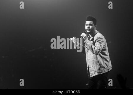 Glasgow, Royaume-Uni. 10 mars, 2017. Chanteur et auteur-compositeur canadien Makkonen Abel Tesfaye, connu sous le, The Weeknd joue sur la scène à l'ETI Hydro, Glasgow. Roberto Ricciuti/Alamy Live News Banque D'Images