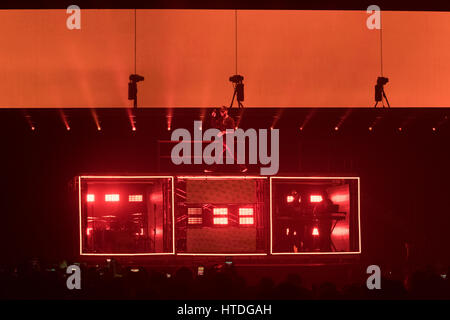 Glasgow, Royaume-Uni. 10 mars, 2017. La chanteuse américaine Bryson Tiller joue sur la scène à l'ETI Hydro, Glasgow. Roberto Ricciuti/Alamy Live News Banque D'Images