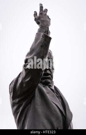 Edward Carson statue dans les motifs de Stormont Estate. Banque D'Images