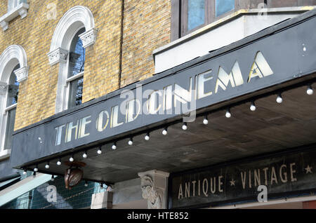 L'ancien cinéma boutique d'antiquités à Chiswick, Londres, Royaume-Uni. Banque D'Images