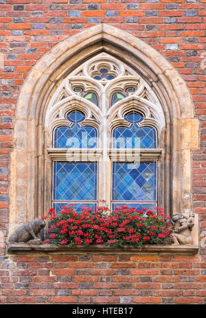 Hôtel de ville historique de fenêtre avec de petites sculptures. Wroclaw. Pologne Banque D'Images