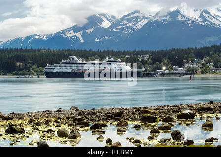 Bateau de croisière amarré au port de Haines, Alaska Banque D'Images