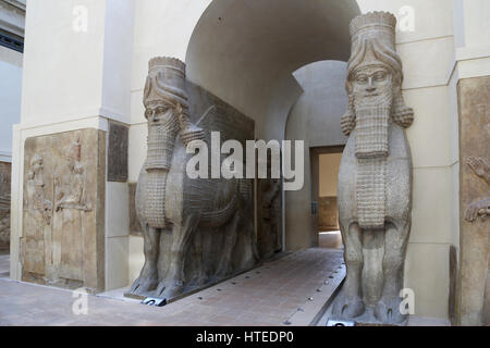 Lamassu du palais de Sargon II. Entrée monumentale. Les Assyriens. 721-705 BC. Le Palais de Khorsabad. (Dur Sharrukin, Iraq) . Musée du Louvre. Paris. Fran Banque D'Images