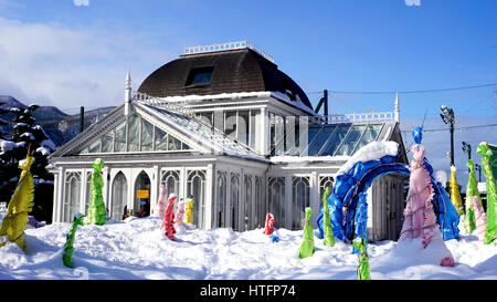 Architecture Maison de Verre neige hiver à Hokkaido, Japon Banque D'Images