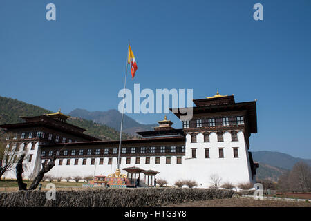 Le Bhoutan, Thimphu. Tashichhoedzong (aka Tashichho Dzong) monastère bouddhiste historique et de la forteresse qui abrite aujourd'hui le siège du gouvernement civil du Bhoutan. Banque D'Images