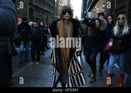 New York, 10 mai 2017 Anna Wintour vu au cours de Calvin Klein afficher ny fashion week Womenswear 17-18 FW RTW. Banque D'Images