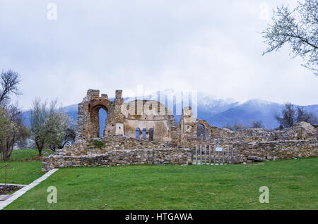 Ruines byzantines dans Agios Achilios, petite île du lac Prespa, Florina, Grèce Banque D'Images