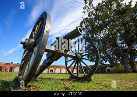 Canon sur l'affichage à Fort Pulaski National Monument, Savannah en Géorgie Banque D'Images