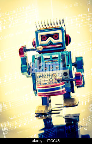 Robot batteur vintage jouet musique concept Banque D'Images