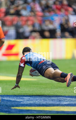 Vancouver, Canada. 11 mars 2017. Martin Iosefo (12) des USA, plongée sous-marine pour l'essayer. 1-jour de rugby à VII de la HSBC Canada, BC Place Stadium. © Gerry Rousseau/Alamy Live News Banque D'Images