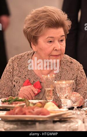 Moscou, Russie. 14Th Mar, 2017. Naina Yeltsina, veuve de l'ancien Président Boris Eltsine, lors d'une réception célébrant son 85e anniversaire au Kremlin, le 14 mars 2017, à Moscou, Russie. Le président Vladimir Poutine a présenté Eltsine avec l'Ordre de St Catherine le grand martyr en son honneur. Credit : Planetpix/Alamy Live News Banque D'Images