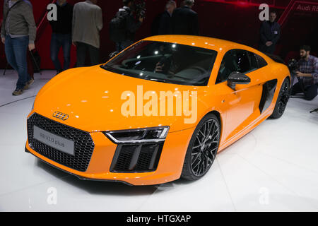 Genève, SUISSE - Le 4 mars 2015 : débuts officiels de la nouvelle Audi R8 à la 85e International Salon Automobile de Genève à Palexpo. Banque D'Images