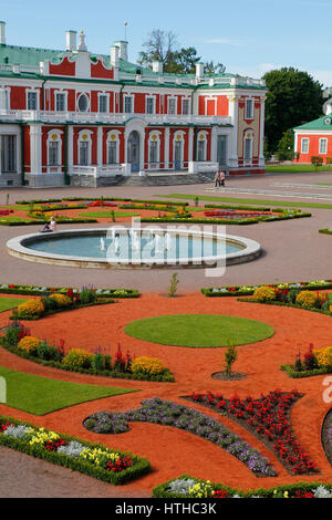 TALLINN, ESTONIE - Juillet 29, 2016 : le Palais Kadriorg est un bâtiment baroque construit pour Catherine I de Russie par Pierre le Grand à Tallinn, Estonie. T Banque D'Images