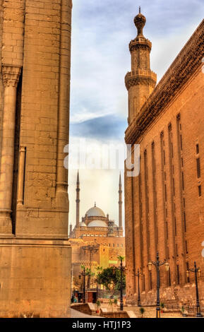 Vue de la mosquée de Mohamed Ali entre la mosquée du Sultan Hassan et Al Rifai - Le Caire, Egypte Banque D'Images