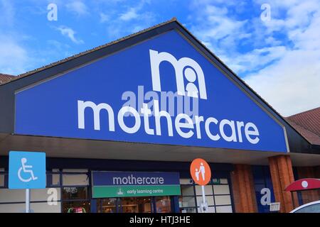 Basingstoke, Hampshire, Royaume-Uni - 17 octobre 2016 : Store avant de l'Mothercare shop dans Kempshott Park Basingstoke Banque D'Images