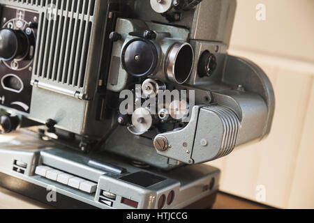 Vintage projecteur de film, la photo en gros plan avec selective focus Banque D'Images