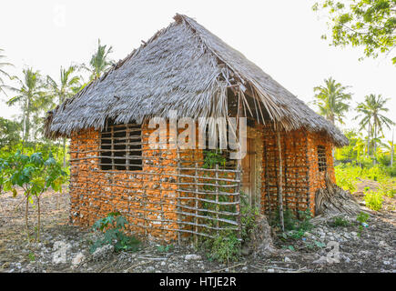 Maison traditionnelle africaine dans la région de Malindi. Au Kenya. Banque D'Images