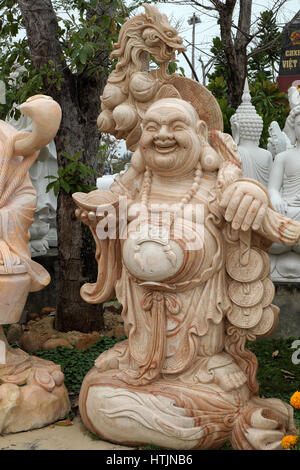 DA NANG, VIET NAM- Feb 18, 2016 Sculpture : l'art à Ngu Hanh Son, Groupe de forme étonnante pour faire du feng shui statue en pierre, produit à White Rock Banque D'Images