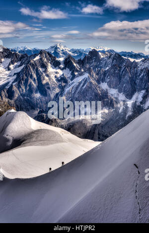 Des vues spectaculaires à la pointe de l'Aiguille du Midi à Chamonix (France). Banque D'Images