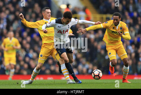 Tottenham Hotspur est Alli Dele (centre) en action avec l'Millwall Shaun Williams (à gauche) et Shaun Cummings unis au cours de la FA Cup, quart-de-finale match à White Hart Lane, London. Banque D'Images