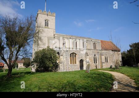 L'église St Laurence, Foxton, Cambridgeshire, se tient un peu en arrière de la Grand-rue et a des parties datant du xiiie siècle. Banque D'Images