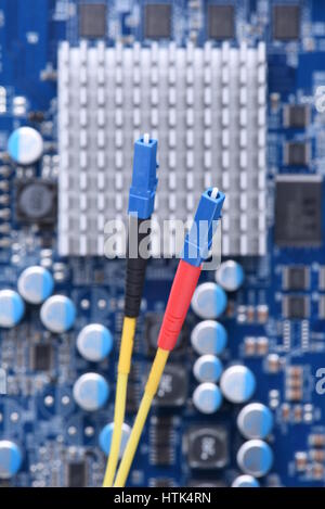 Réseau informatique technologie de l'information, des télécommunications par câble fibre sur carte électronique Banque D'Images