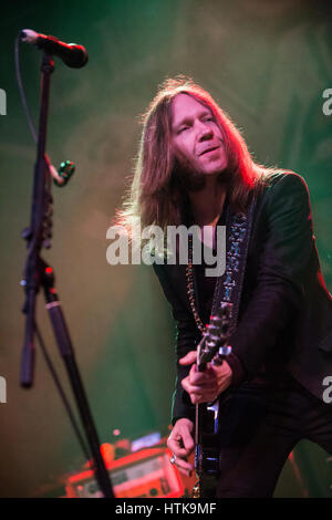 Milan Italie. 11 mars 2017. Le groupe de rock américain BLACKBERRY SMOKE effectue sur scène à fabrique au cours de la 'comme une flèche d'' Credit : Rodolfo Sassano/Alamy Live News Banque D'Images