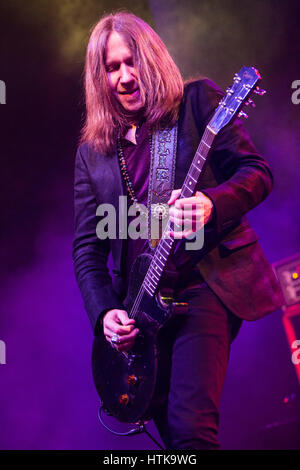 Milan Italie. 11 mars 2017. Le groupe de rock américain BLACKBERRY SMOKE effectue sur scène à fabrique au cours de la 'comme une flèche d'' Credit : Rodolfo Sassano/Alamy Live News Banque D'Images