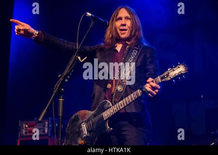 Milan Italie. 11 mars 2017. Le groupe de rock américain BLACKBERRY SMOKE effectue sur scène à fabrique au cours de la 'comme une flèche d'' Credit : Rodolfo Sassano/Alamy Live News Banque D'Images