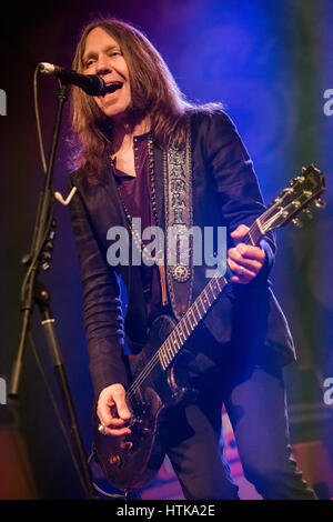 Milan Italie. 11 mars 2017. Le groupe de rock américain BLACKBERRY SMOKE effectue sur scène à fabrique au cours de la 'comme une flèche d'' Credit : Rodolfo Sassano/Alamy Live News Banque D'Images