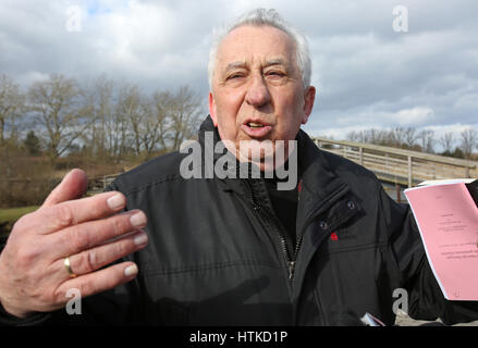 Ribnitz-Damgarten, Allemagne. 28 Février, 2017. Egon Krenz, Erich Honecker comme successeur du secrétaire général du comité central du Parti socialiste unifié (SED) et président du conseil d'état dans les dernières semaines de l'existence de la République démocratique allemande, en Allemagne, Ribnitz-Damgarten, 28 février 2017. Krenz tourne 80 sur le 19 mars 2017. Photo : Bernd Wüstneck/dpa-Zentralbild/dpa/Alamy Live News Banque D'Images