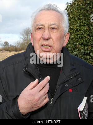 Ribnitz-Damgarten, Allemagne. 28 Février, 2017. Egon Krenz, Erich Honecker comme successeur du secrétaire général du comité central du Parti socialiste unifié (SED) et président du conseil d'état dans les dernières semaines de l'existence de la République démocratique allemande, en Allemagne, Ribnitz-Damgarten, 28 février 2017. Krenz tourne 80 sur le 19 mars 2017. Photo : Bernd Wüstneck/dpa-Zentralbild/dpa/Alamy Live News Banque D'Images