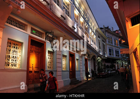 Guayaquil, Équateur. 18 Oct, 2016. La métropole de Guayaquil dans le sud de l'Équateur est la plus grande ville du pays. L'architecture coloniale restaurée dans le quartier traditionnel de Las Penas. Prise le 18.10.2016. Photo : Reinhard Kaufhold/dpa-Zentralbild/ZB | worldwide/dpa/Alamy Live News Banque D'Images